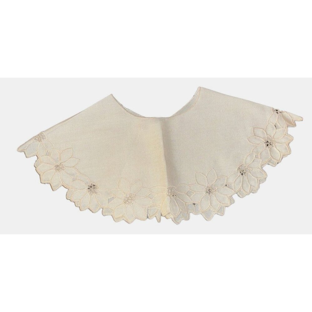 Vintage Cream Beige Open Cut Poinsettia Flower Handmade Embroidered Lace Collar